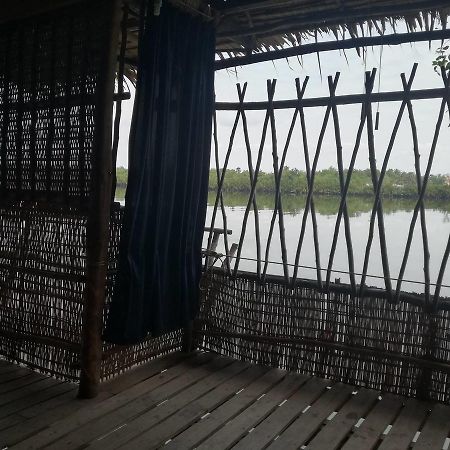 贡布 萨蒙村旅馆酒店 外观 照片